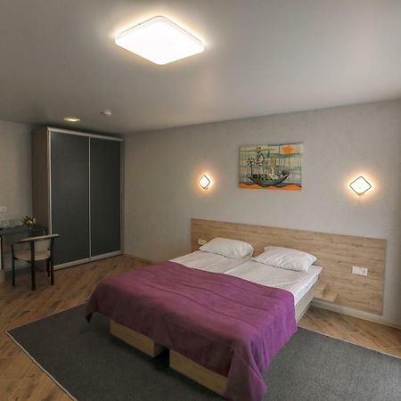 Raziotel Rishelyevskiy Херсон Екстериор снимка