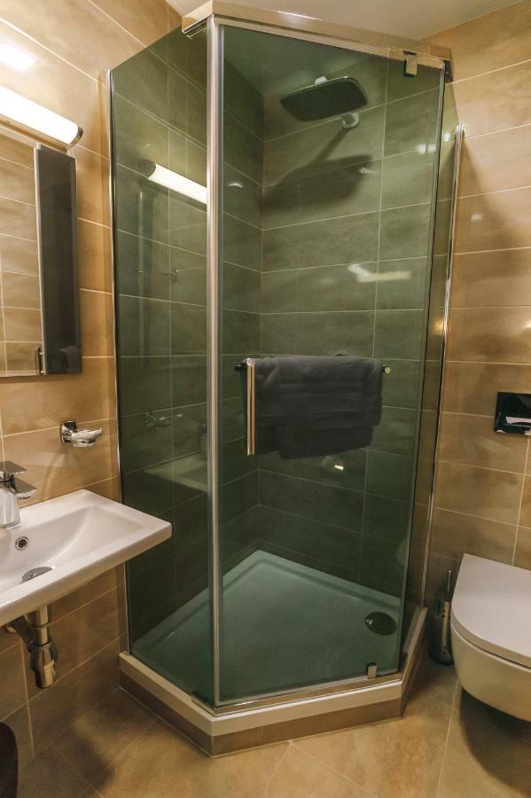 Raziotel Rishelyevskiy Херсон Екстериор снимка