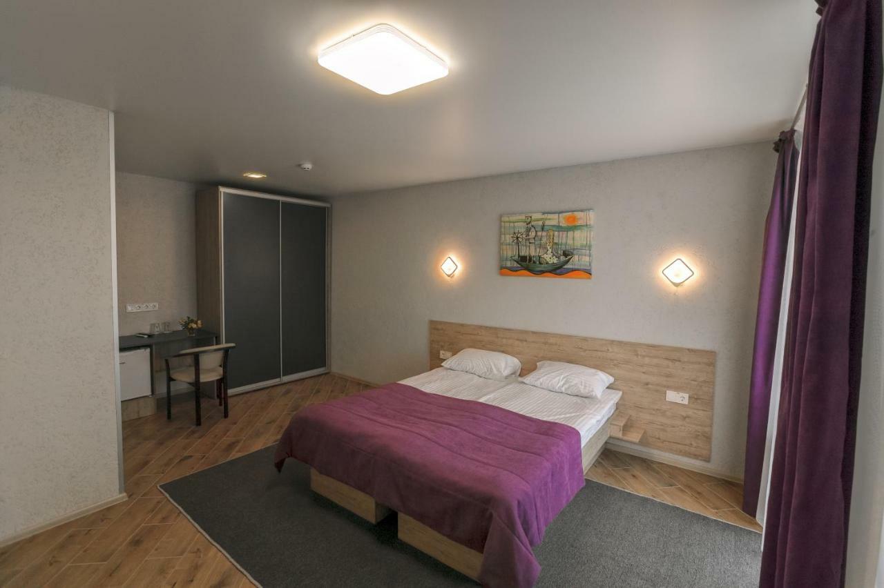Raziotel Rishelyevskiy Херсон Екстериор снимка