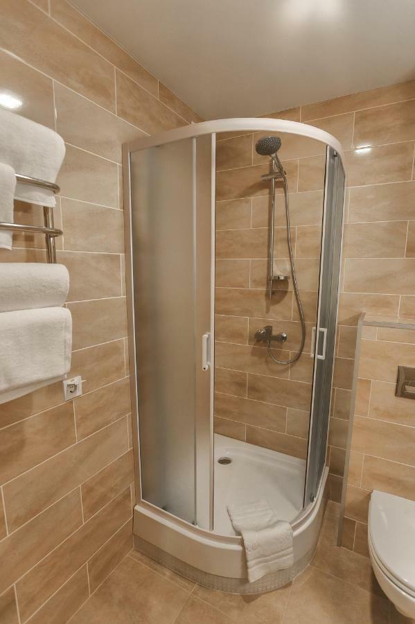 Raziotel Rishelyevskiy Херсон Екстериор снимка